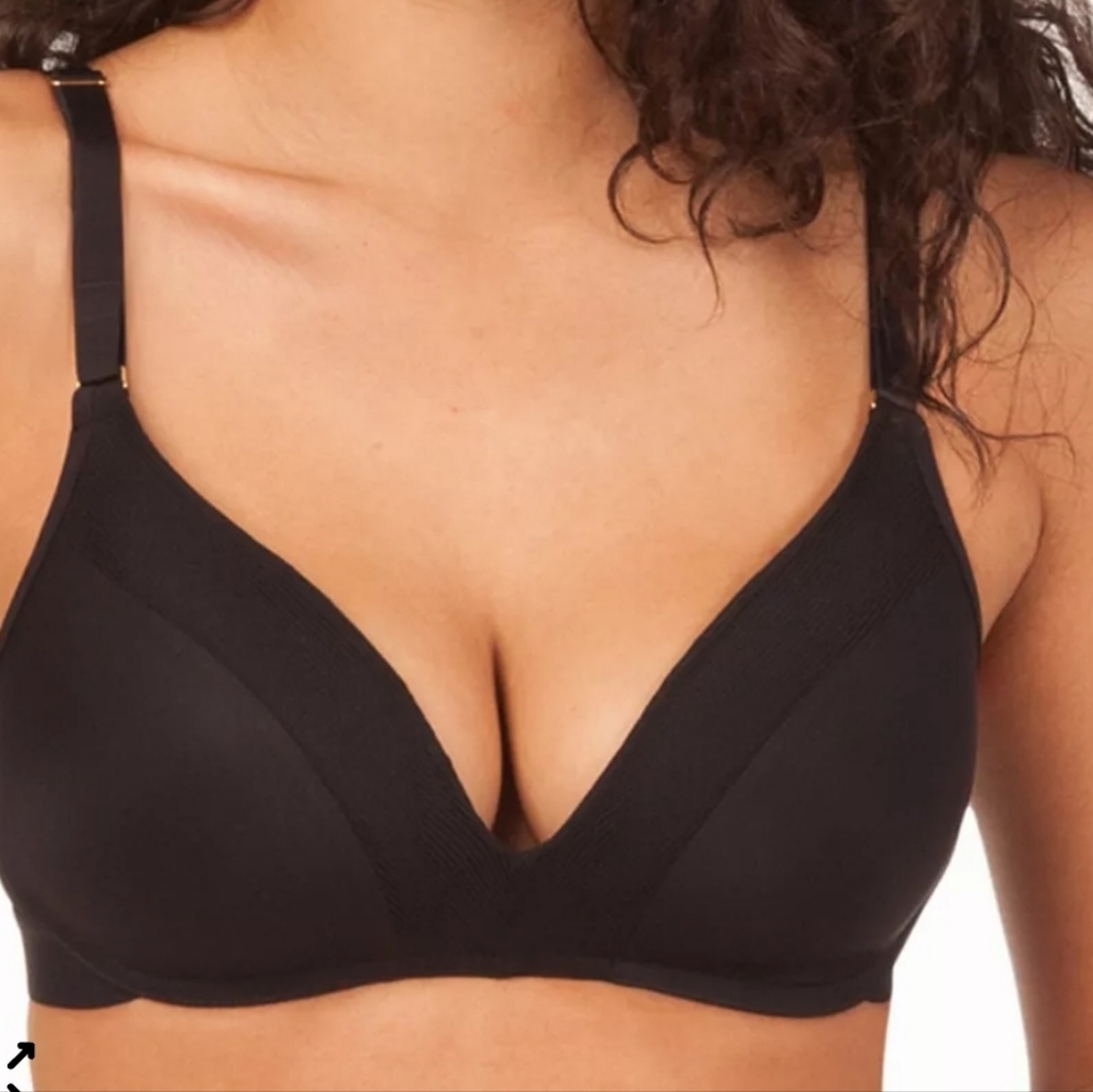 Lively 38D Bra Black All Day Deep V Wireless Plunge Back Closure Soft Padded